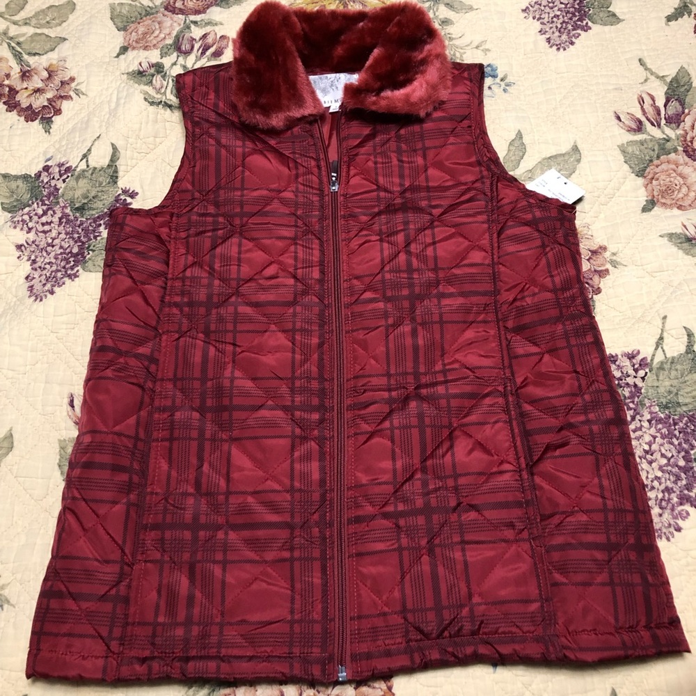 Debbie Morgan vest. New with tag!